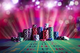 Interface aplikasi mobile paris 888 menampilkan meja kasino langsung dan permainan slot